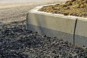 Бордюр для газона: внешний вид